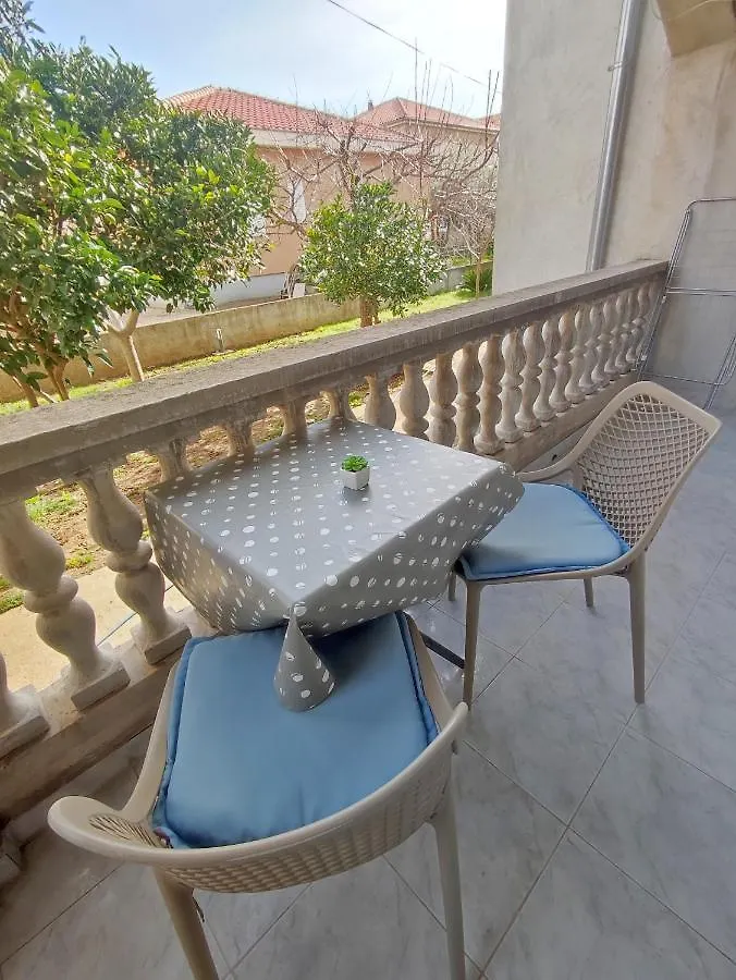 Apartments D&A زادار